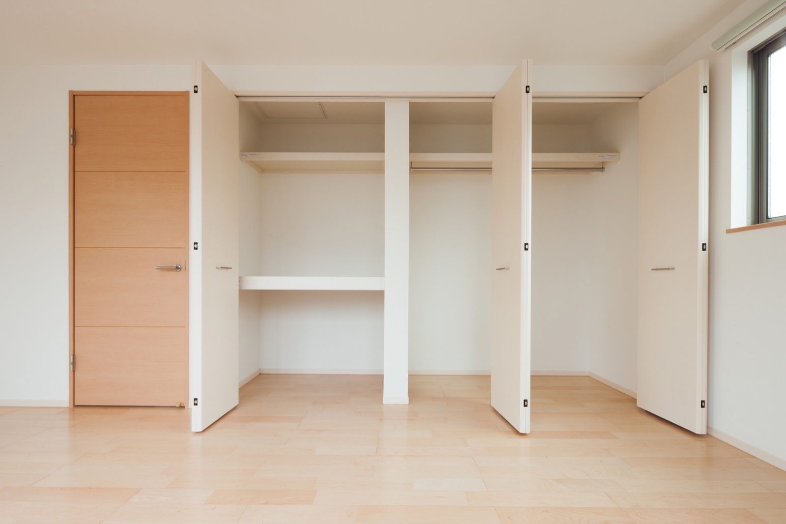 クローゼットのある部屋